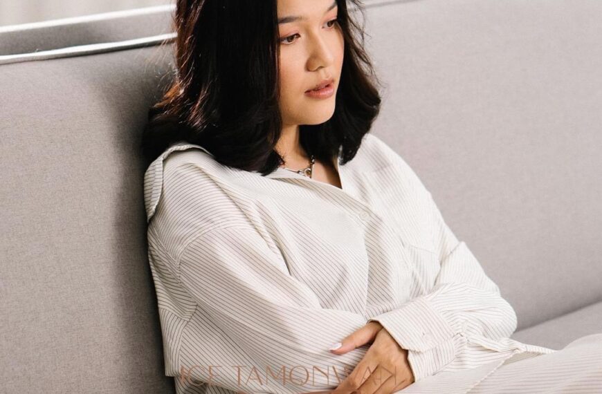 ‘ผู้ชมไกลๆ’ เพลงใหม่จาก ไอซ์ ธมลวรรณ ถ่ายทอดความรู้สึกของคนแอบรักเพื่อน