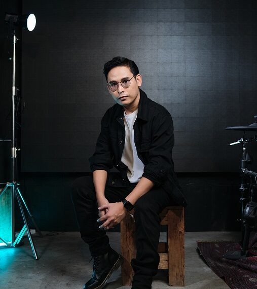 ‘คนอ่อนแอ’ ซิงเกิลใหม่จาก Golf Prawit